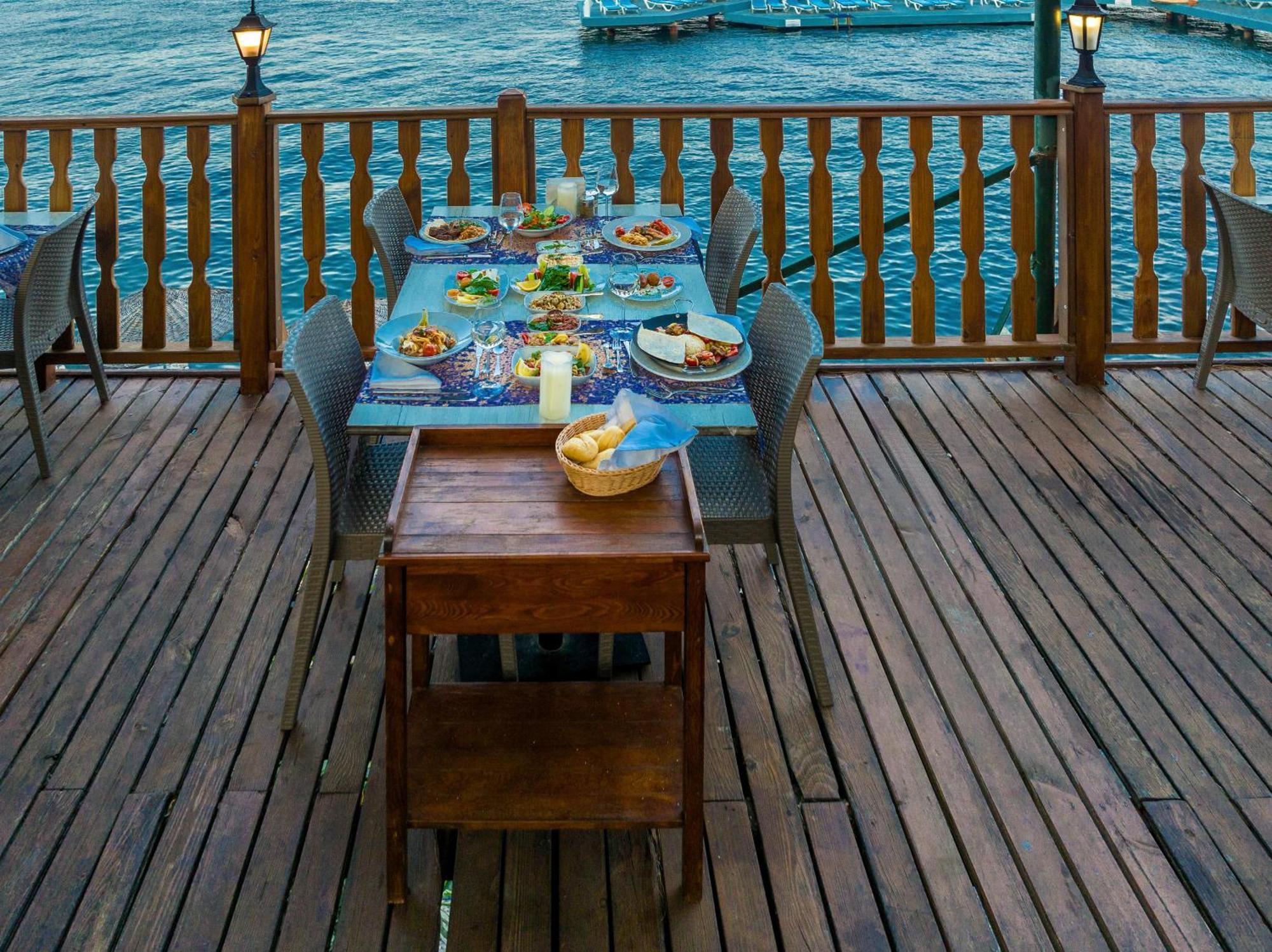 Labranda Mares Marmaris Hotel Eksteriør billede The Deck