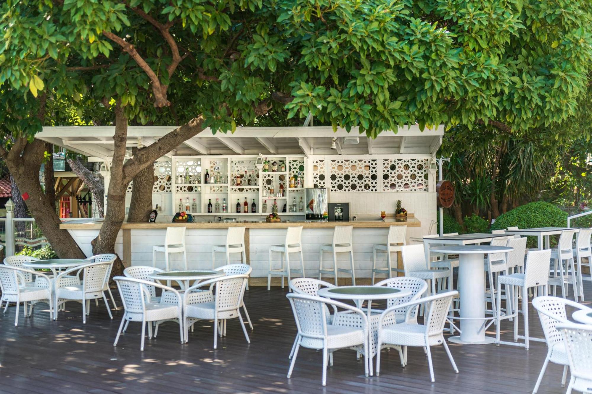 Labranda Mares Marmaris Hotel Eksteriør billede The bar at the Athens Conservatory