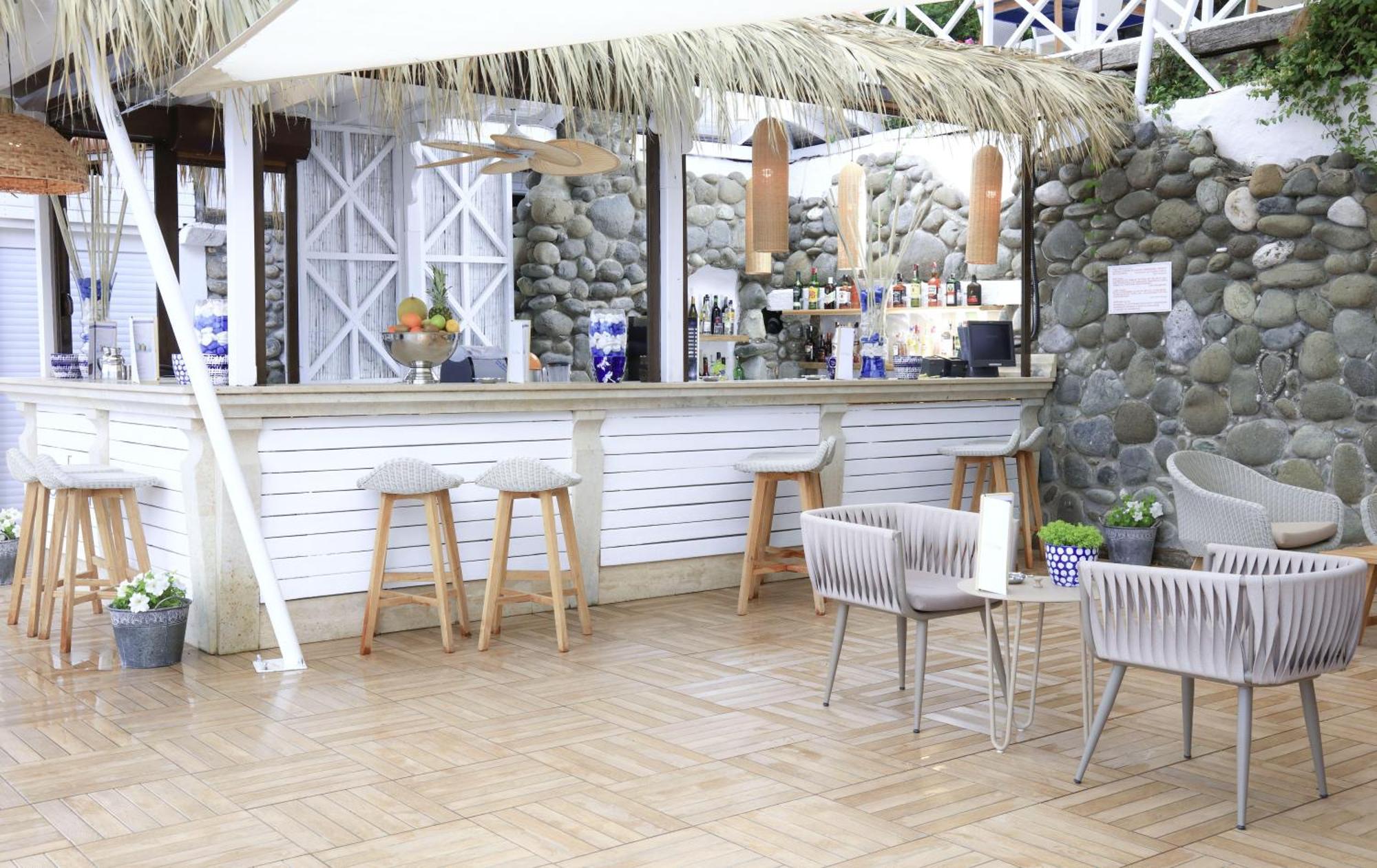 Labranda Mares Marmaris Hotel Eksteriør billede The bar at the pool