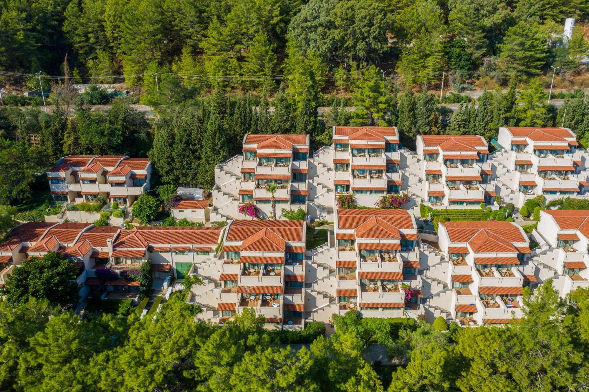 Labranda Mares Marmaris Hotel Eksteriør billede Residential complex in the village